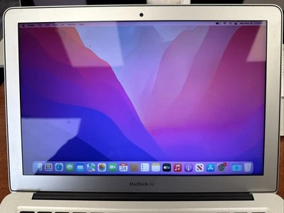 Laptop Apple MackBook Air A1466 13,3 pulgadas 2017 2,2 GHz 8 GB RAM 250 GB SSD Foto 1 de 4