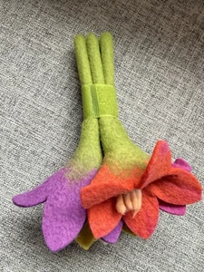 LOVEVERY 5 Replacement Felt Flower from The Helper Kit Flowers in a Row - Picture 1 of 4