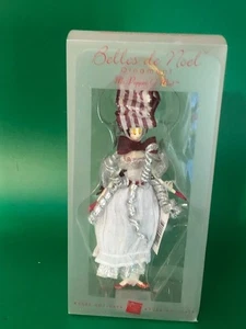 Russ Whimsical MS. PEPPER O’MINT Belles De Noel 6.5” Adorno de Navidad en Caja - Imagen 1 de 5