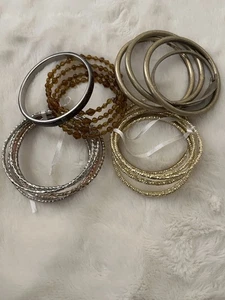 Konvolut 19 Armreifen Perlen silberfarben goldfarben Armbänder Boho - Bild 1 von 5