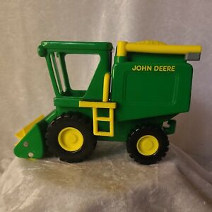 JOHN DEERE Tractor Harvester Combine Toy Tractor RC2 Farming Country 