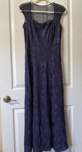 UNDERCOVER VICTORIA'S SECRET abito da sera lungo viola senza maniche quadrato in pizzo sexyL