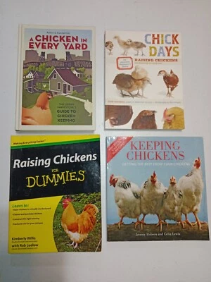 Chicken Keeping and Raising Books Lot Of 4 Backyard Poultry Homesteading How To Foto 1 de 4