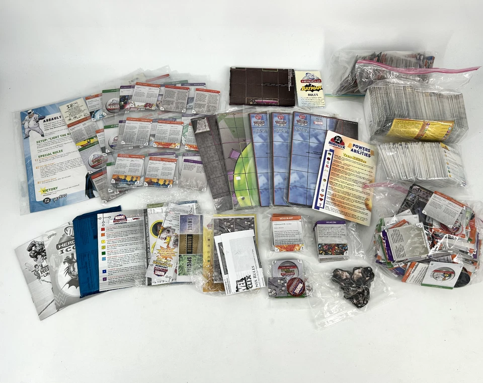 ENORME Lote de Tarjetas Heroclix Alfombrillas Instrucciones Monedas y Más Foto 1 de 4
