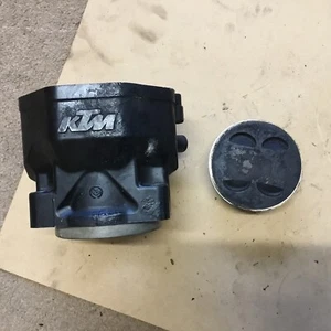 KTM 640 LC4 Engine Cylinder Barrel & Piston - Picture 1 of 15