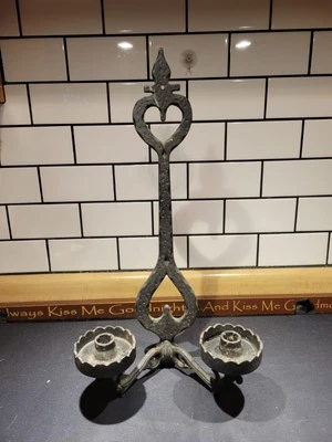 Aplique de pared gótico español vintage de hierro pesado negro doble candelabro Foto 1 de 4