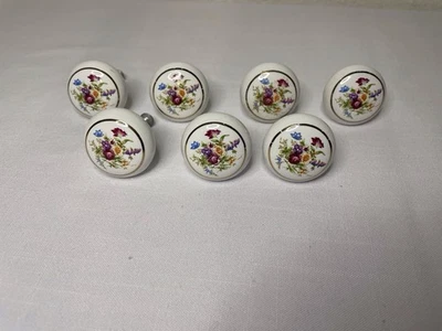 复古 (7) 瓷旋钮白色带花卉图案和金色装饰 — 第 1/3 张图片