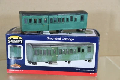 BACHMANN SCENECRAFT 44-195 OO SCALE GROUNDED CARRIAGE OFFICE pmv - Image 1 of 4