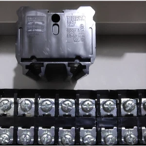 IDEC BNH50W BN Series Terminal Block New 1PCS✦Kd - Picture 1 of 4