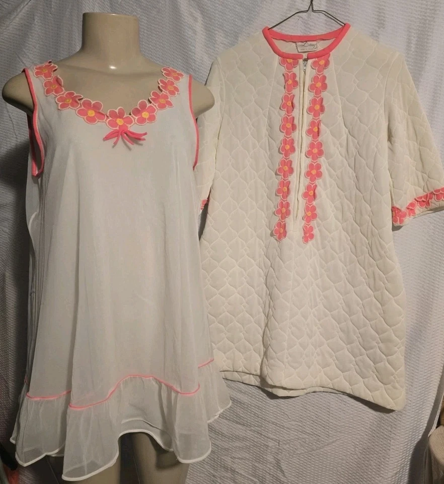 Vtg 70s Mod Hippie Lingerie Peignoir Chiffon Nightgown + quilted Robe Set S/M - Image 1 of 4