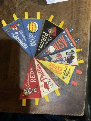 Lápiz de producción completa 1965 mini prototipos de banderín de 7 pulgadas ~ 8 en total Foto 1 de 2