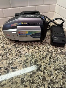 Panasonic PV-L352D Palmcorder VHS-C 700x Zoom Camcorder Bundle Working! - Picture 1 of 4