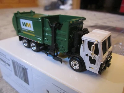 Mack LR McNeilus ZR Diecast 1:87 Scale Model - First Gear 80-0355 READ DISC - Image 1 of 4