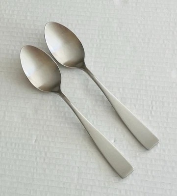 Configurações gourmet 18/10 aço inoxidável 2 colheres de sopa ovais 8 1/8” cetim liso pesado - Imagem 1 de 4