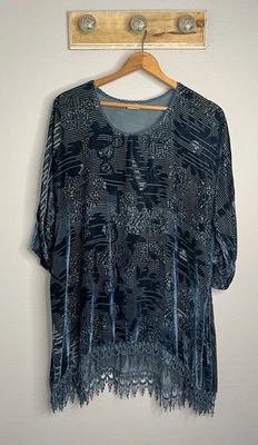 Blusa túnica con borlas Renaissance Rags Burnout para mujer Foto 1 de 4