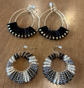 2 Paar Ohrringe Modeschmuck gold schwarz grau weiß Perlen klassisch - Bild 1 von 7