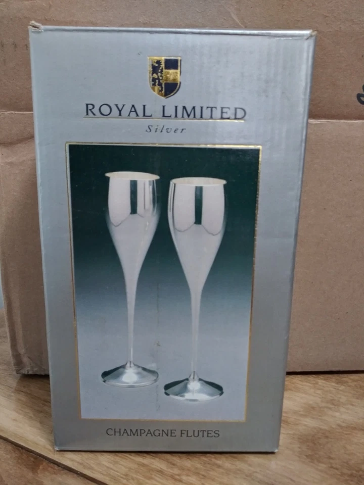 Flautas de champán Royal Limited chapadas en plata Foto 1 de 4