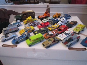 50 COCHES FUNDIDOS A PRESIÓN DE COLECCIÓN A MODERNOS - HOT WHEELS Y MÁS EN CAJA DE TARIFA PLANA MEDIA - Imagen 1 de 12