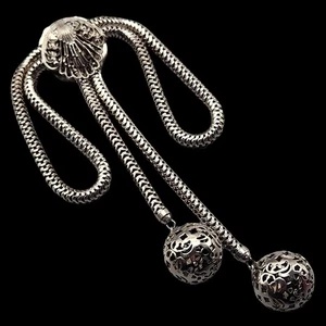 Vintage Band Schleife Brosche Schlangenkette filigran Kugeln silberfarben groß riesig Anstecknadel RAR - Bild 1 von 9