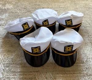 Menge 5 weiße Kapitäne Party Hüte im maritimen Stil neu aus altem Lagerbestand - Bild 1 von 13