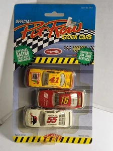 1992 Funstuf Official Pit Row Stock Cars Diecast 3 Pack - #41, #16, #55 - 1:64 - Foto 1 di 12