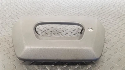 02-06 Chevrolet Avalanche puerta trasera bisel solo con llave OEM 19209650 Foto 1 de 4