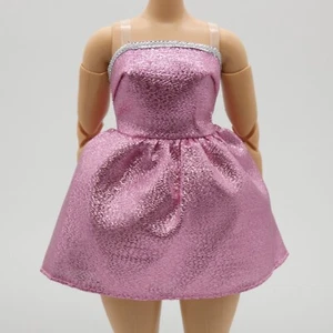 Barbie Looks 24 Curvy Puppenkleid rosa schimmernd klare Träger Fit and Flare 2024 - Bild 1 von 10