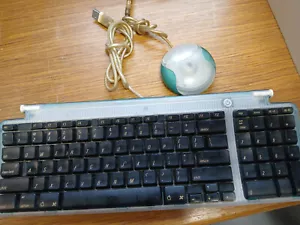 Apple iMac G3 Bondi Blu USB Tastiera e Mouse Puck Set (M2452 + M4848) TESTATO! - Foto 1 di 17