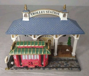 Lemax Line's End Trolley Station Table Accent #53518  - Bild 1 von 9