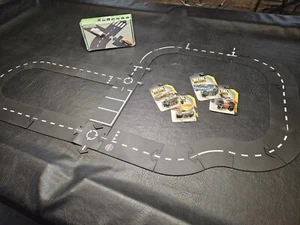 Way To Play Flexible Toy Road Tracks 24 Piece Set with/ Box & 4 Metal Machines - Picture 1 of 6
