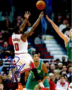Signed 8x10 AARON BROOKS Chicago Bulls Autographed Photo COA - Picture 1 of 1