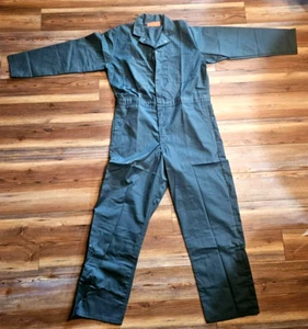 VINTAGE UNION MADE OVERALLS MECHANIC UNIVERSAL OVERALL DEAD STOCK 44 L GREEN - Picture 1 of 16