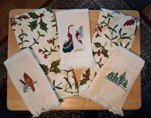 ¡Es la temporada! 5 piezas. Juego Navidad. 2 toallas de 26" x 15" y 3 paños de lavado de 16" x 12" - Imagen 1 de 5