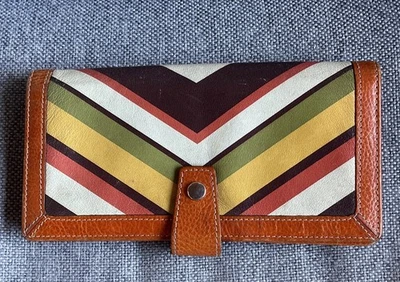Cartera Boho Vintage Isabella Fiore Cuero Verde Multi Compartimento Amor Foto 1 de 4