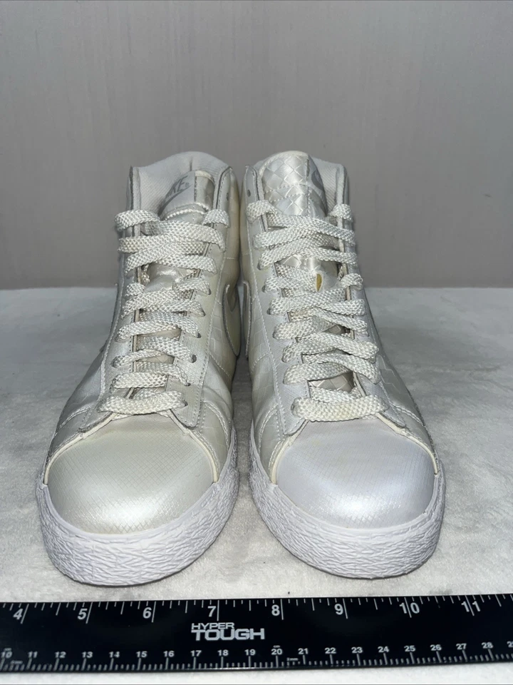 Tênis Nike Feminino Blazer Médio Top Xadrez Branco Tamanho 8.5 Elegante  - Imagem 1 de 4