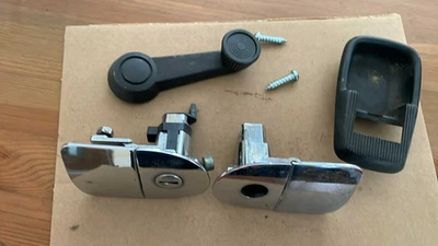 Внешние дверные ручки Porsche 914, отделка внутренней ручки и ручка окна - Изображение 1 из 4