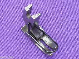 INDUSTRIAL MACHINE STRAIGHT STITCH FOOT W/ FINGER GUARD FITS BROTHER JUKI (275) - Picture 1 of 3