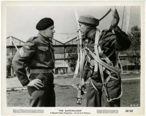 The Safecracker 1958 Original MGM Still Photo - Ray Milland Bernard Lee - Picture 1 of 1