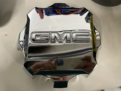 2020-2023 GMC 2500/3500HD Center Cap 84465270 OEM - Image 1 of 3