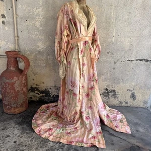 Antiguo Victoriano Rosa Estampado Floral Seda Vestido Bata Abrigo Vintage - Imagen 1 de 22