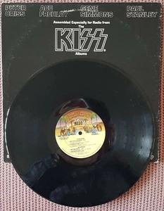 KISS - SPECIALLY COMPILED 12 INCH USA PROMO WITH SONGS FROM THEIR SOLO ALBUMS - Picture 1 of 1