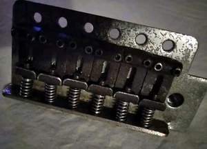 Heavily Aged Stratocaster Type Tremolo Bridge Unit With Zinc Block - Picture 1 of 7