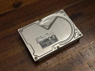 Disco duro SCSI Quantum 160 MB 50 pines 3,5" sistema Apple Macintosh 6,0,5 instalado Foto 1 de 2