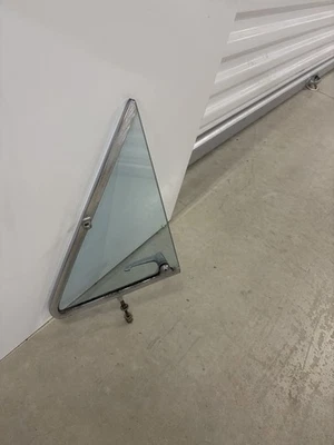 Mazda B2000 Ford Courier 1973-84 genuino OEM vidrio de ventilación LH Foto 1 de 4