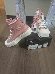 Womens Pink Faux Fur Converse New In Box - Picture 1 of 4