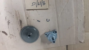 Suzuki LT160 Quad runner oil pump 97-01 - Bild 1 von 3