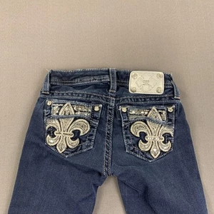 Miss Me Jeans Girls 8 Dark Wash Blue Skinny Fleur-de-Lis Rhinestone (24x27) - Picture 1 of 23