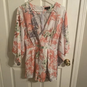 Women’s Floral Romper Kimono Sleeves Cutout Underarms Peach Sz M - Bild 1 von 4