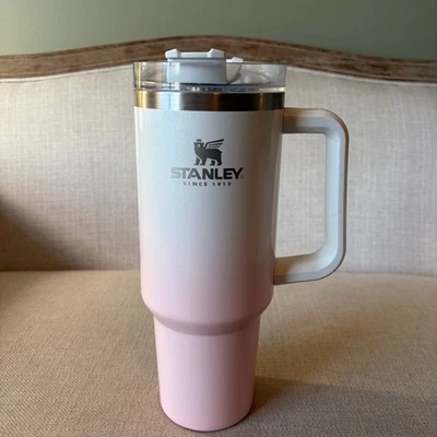 Stanley Pink Parfait 40 Unzen Ombré Perlglanz Edelstahl Löscher Becher - Bild 1 von 4