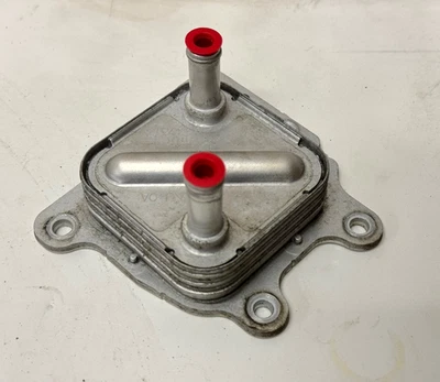 Enfriador de aceite de motor Nissan Rogue 2014-2020 Altima 2,5 L OEM Foto 1 de 4